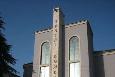 Tirana Nemzeti Színháza, Fotó forrása: Wikipedia Commons, Gertjan R.