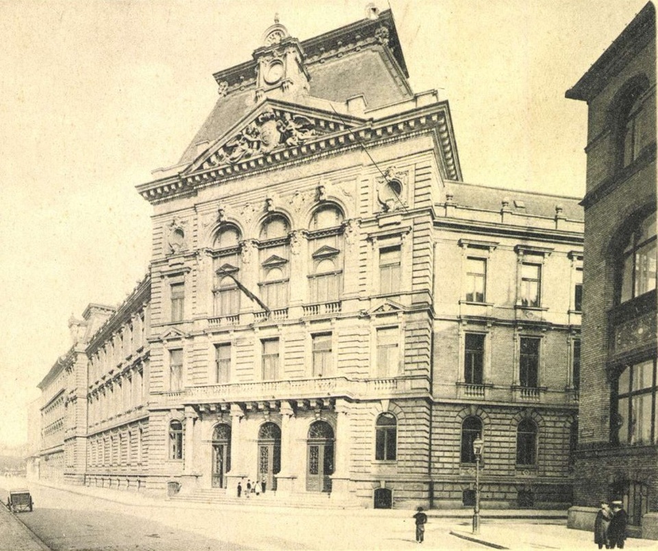 Budapest, Tavaszmező utca 14., 1900 körül, tervező: Wellisch Alfréd (képeslap a szerző gyűjteményéből)