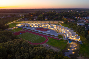 Debreceni Nemzetközi Iskola. Építészet: BORD Építész Stúdió. Fotó: Palkó György
