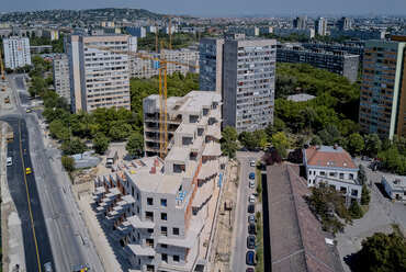 A LAB5 architects csapata olyan tömeget tervezett, mely felveszi a magasságbeli különbségeket. Fotó: Batár Zsolt