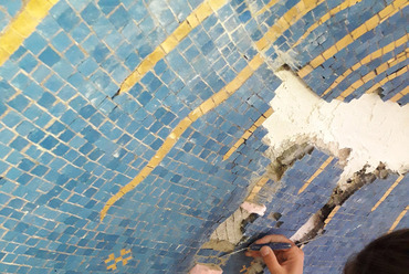 A Dudits-mozaik felújítása