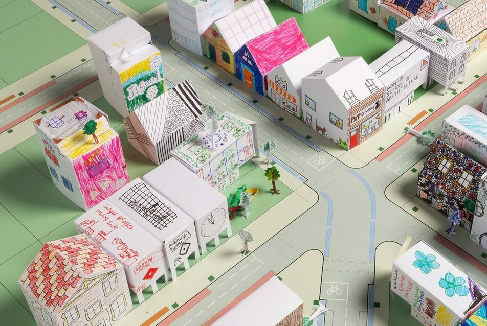 Papírtorony, papírház, papírváros – A Foster + Partners építőjátékai gyerekeknek