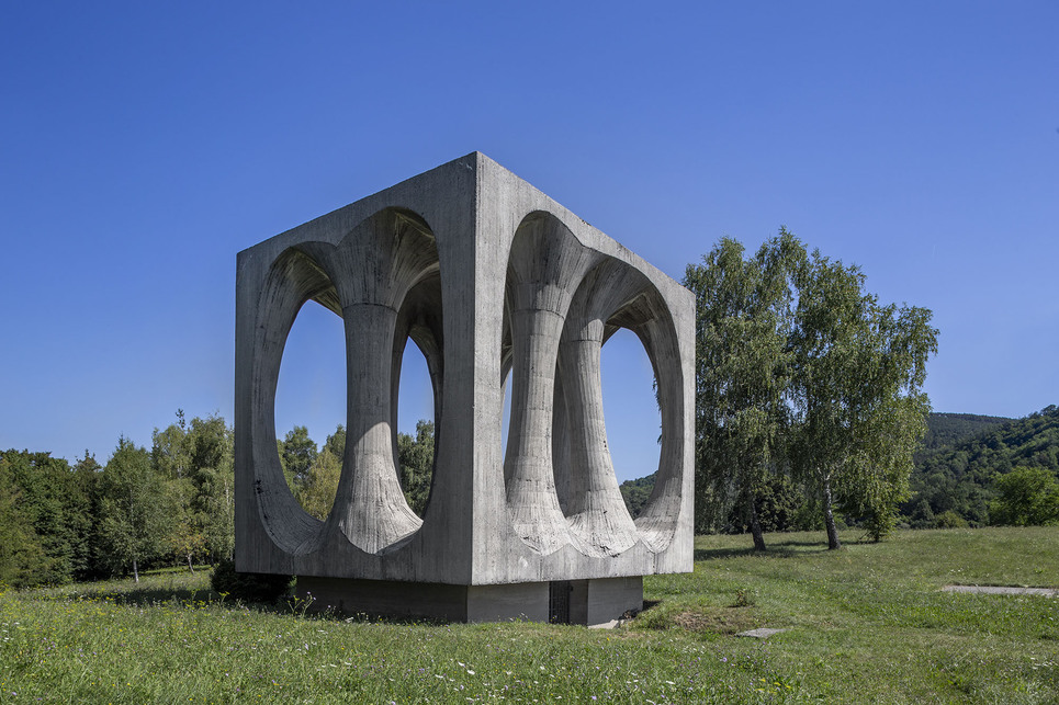 Janez Lenassi – Živa Baraga: A szabadság hegye, 1965, Ilirska Bistrica, Szlovénia. Fotó © Roberto Conte