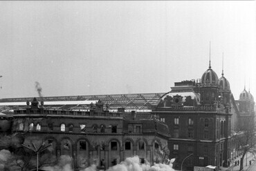 A Westend-ház felrobbantása, 1978. Forrás: Ilyenisvoltbudapest.hu 