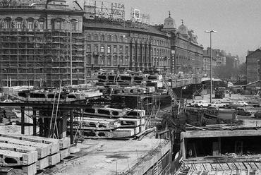 1980 - Magyarország,Budapest V.,Budapest XIII. Nyugati (Marx) tér, a felüljáró építése. A felvétel a részleges visszabontáskor készült. Forrás: Fortepan, adományozó: Magyar Rendőr