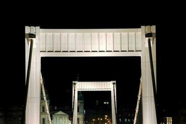 Az Erzsébet híd díszvilágítása
