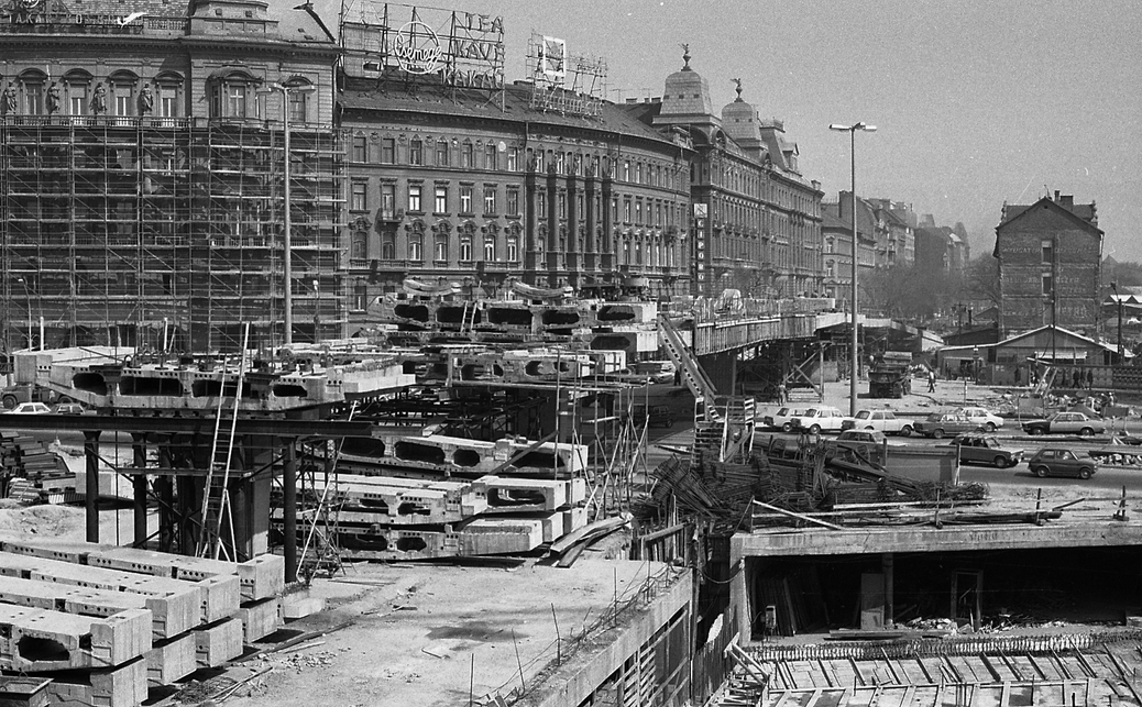 1980 - Magyarország,Budapest V.,Budapest XIII. Nyugati (Marx) tér, a felüljáró építése. A felvétel a részleges visszabontáskor készült. Forrás: Fortepan, adományozó: Magyar Rendőr