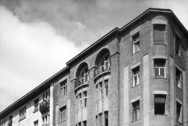 Rákóczi út 74-76., a földszinten és az első emeleten a készülő Otthon Áruház, 1961. Forrás: Fortepan / Budapest Főváros Levéltára / Városrendezési és Építészeti Osztályának fényképei