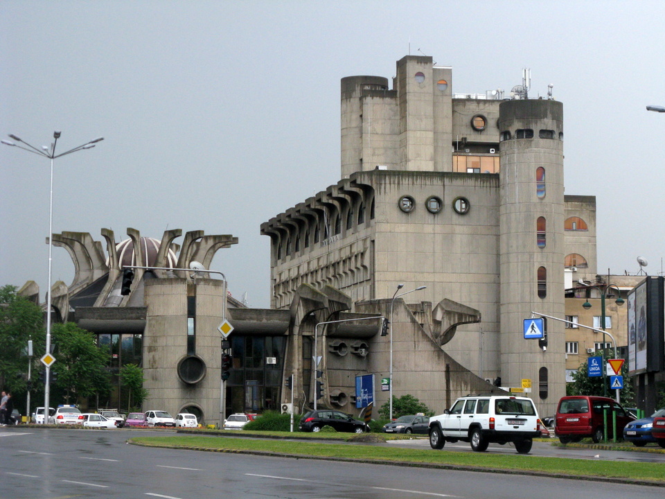 A főposta épülete brutalista stílusban épült - Fotó: Fogarasi Barbara