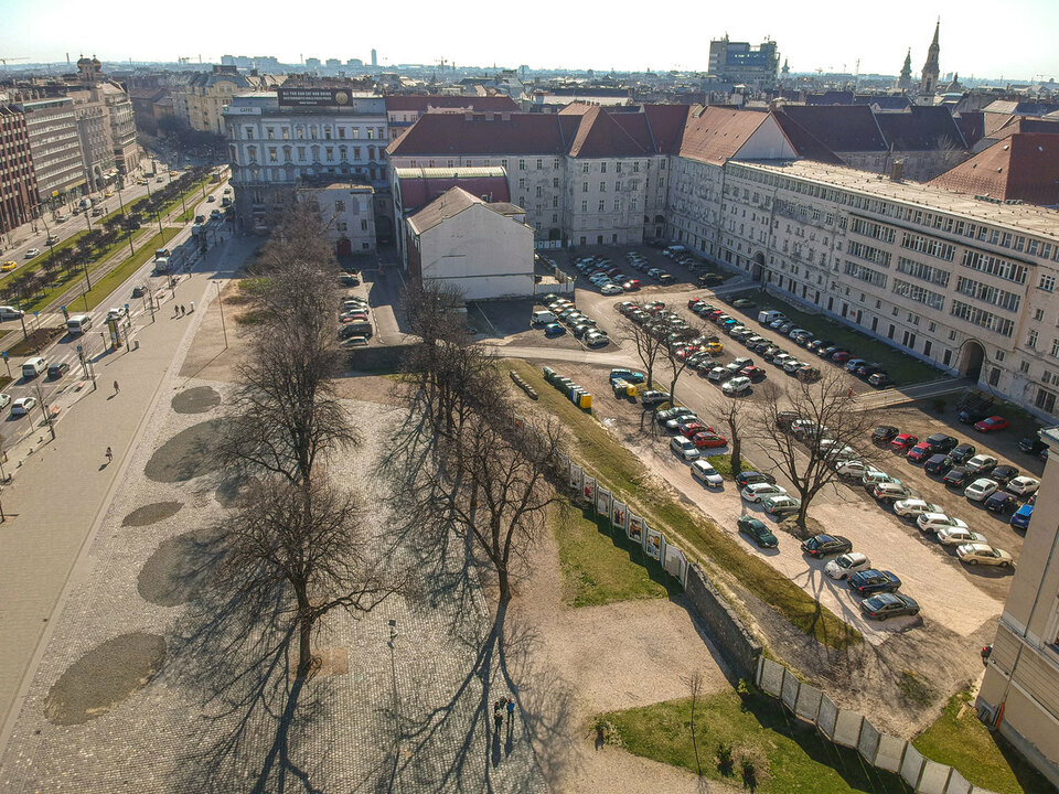 Városháza park: a tér kialakításának rendezése folyamatban van, addig is, nyáron pop up parkként funkcionál majd. Fotó: Budapest Dialog