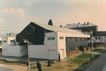 A moziból átépített kulturális központ, 1986 körül. Forrás: Ferencz István archívuma, via Othernity