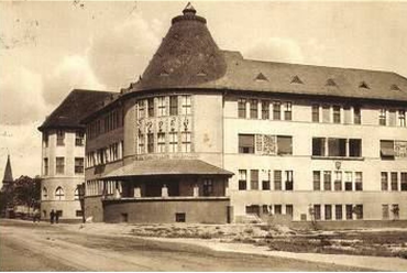 Pesterzsébeti reálgimnázium 1930 körül, tervező: Jánszky Béla és Szivessy Tibor (képeslap) 