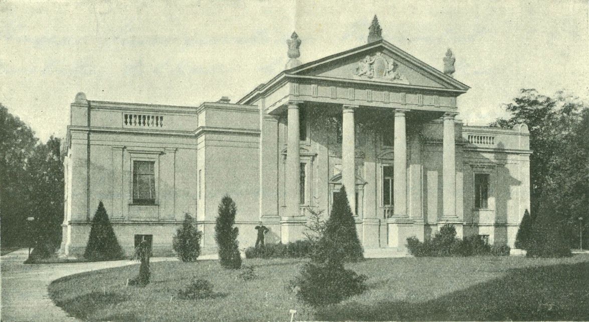 Archív fénykép az 1892-ben befejezett Lenck-villáról a múzeummá történő átépítés  (1910-1913) előtt. A kép forrása: Építészettörténeti Értékleltár, az eredeti Győr-Moson-Sopron Megye Soproni Levéltárában