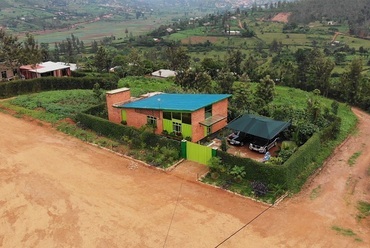 ruandai faluház,  (MIT Rwanda Workshop Team és a Rwanda Housing Authority) -  fotók a Noguchi hozzájárulásával 