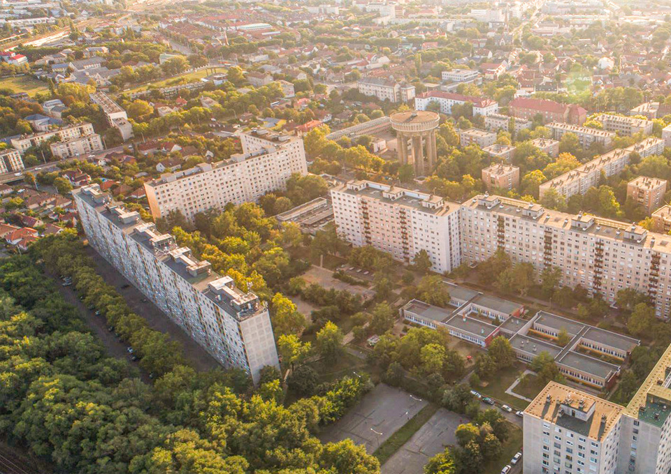 Láthatatlan Iskola, Debrecen, Fényes udvar madártávlat – diploma terv: Zahari Tünde, Debreceni Egyetem Műszaki Kar Építész MSc, 2020