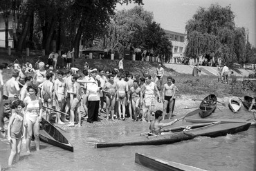 A Római-part a Szent János utcánál 1958-ban. Fotó: Fortepan / FSZEK Budapest Gyűjtemény / Sándor György