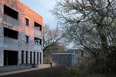 Mole Architects: Marmalade Lane, közösségi lakótelep Cambridge-ben – háromszintes apartmanház – fotó © David Butler