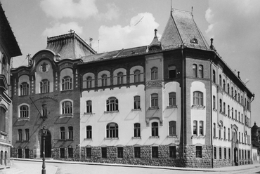 Az Országos Meteorológiai Szolgálat központi épülete 1940-ben, tervező: Neuschloss Kornél (Fortepan/ Somlai Tibor)