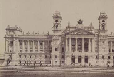 Budapest, Igazságügyi palota 1896 körül, tervező: Hauszmann Alajos, kivitelező: Neuschloss Ödön és Marcell (Fortepan/Budapest Főváros Levéltára, HU_BFL_XV_19_d_1_07_148)