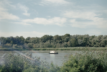 Sneci – Lakóhajó a Tisza-tavon – terv: Bene Tamás – fotó: Máté Balázs 