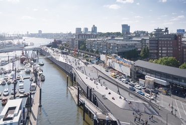 Promenád az Elba folyó partján, a Niederhafen sétányon, Hamburg, Németország, Tervező: Zaha Hadid Architects, 2006/2019, Fotó: ©Piet Niemann, A Zaha Hadid Architects hozzájárulásával