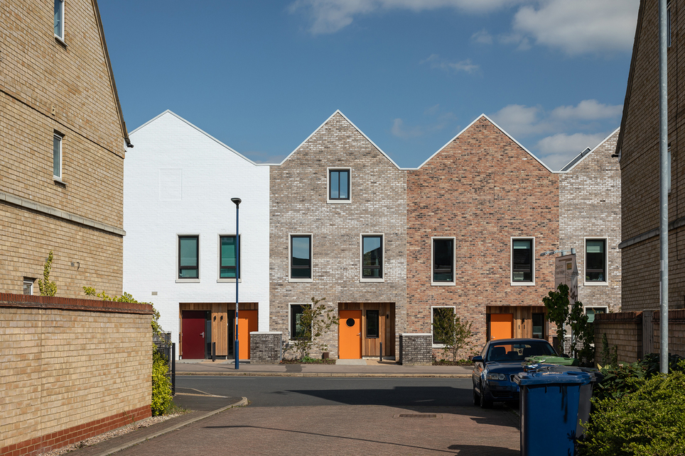 Mole Architects: Marmalade Lane, közösségi lakótelep Cambridge-ben – sorházak – fotó © David Butler