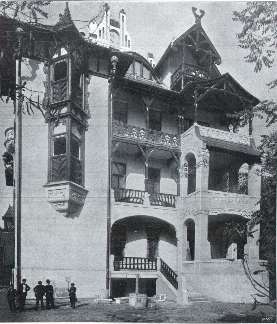 Budapest, Városligeti fasor 33., 1905-ben, tervező: Vidor Emil, ácsmunka: Neuschloss Kornél cége (Der Architekt, 1905/11, Tafel 39.)