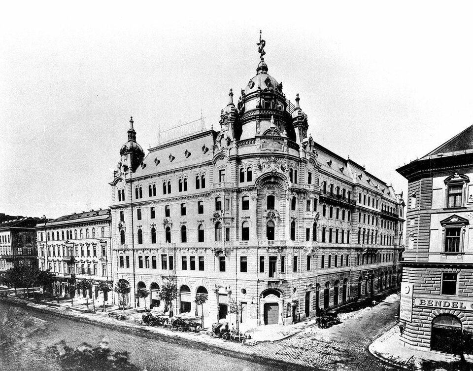 Budapest, Légrády palota (Eiffel Palace) 1900 körül, tervező: Korb Flóris és Giergl Kálmán, ácsmunka: Neuschloss Károly és Fia cég (képeslap)