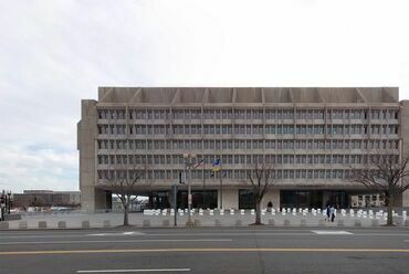 United States Department of Health and Human Services, építész: Breuer Marcell. Forrás: Wikimedia Commons