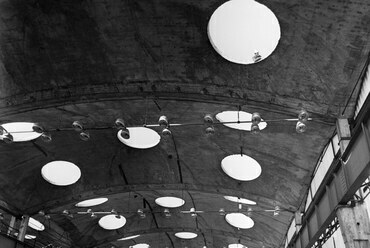 A Csepel Vas- és Fémművek Szerszámgépgyárának célgépcsarnoka, 1964–1968. Tervezők: Reisch Róbert, Pál Balázs. Fotó: Bara István – MTI / MTVA Sajtó- és Fotóarchívum, MTI-FOTO-F__IS19681021008