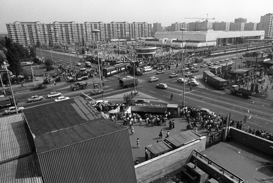 Örs vezér tere – Az óriás ´nem-tér´ története I.