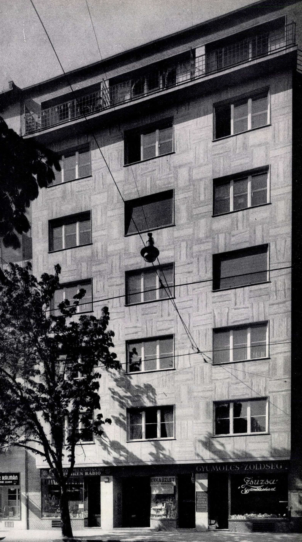 Budapest, Krisztina körút 75., 1941-ben, tervező: Kotsis Endre (Magyar Építőművészet, 1941/8., 233. o.) 