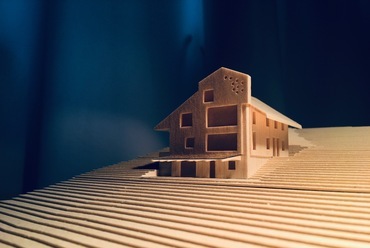 Tomay Tamás egyik utolsó épületének modellje, Makett és fotó: Krompáczki Péter
