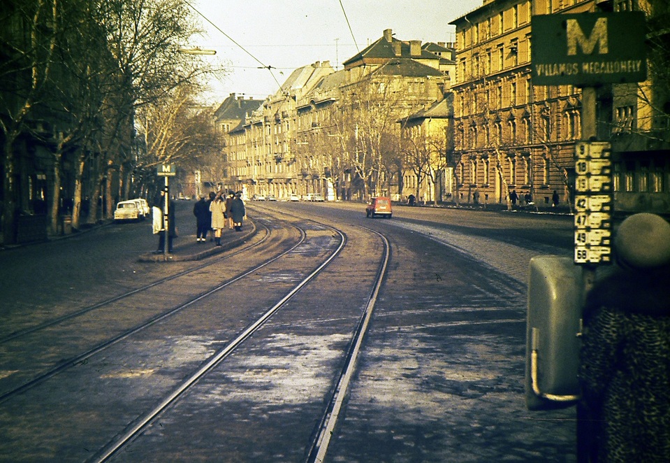 Bartók Béla út a Gárdonyi térnél, a Zenta utca felé nézve, 1968. Forrás Fortepan/Nagy Zoltán