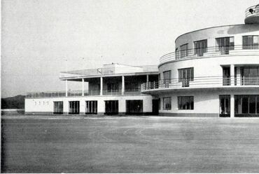 Budapest, Kőérberki út 36., Közforgalmi repülőtér 1937-ben, tervező: Bierbauer Virgil és Králik László (Tér és Forma, 1937/8., 213. o.)