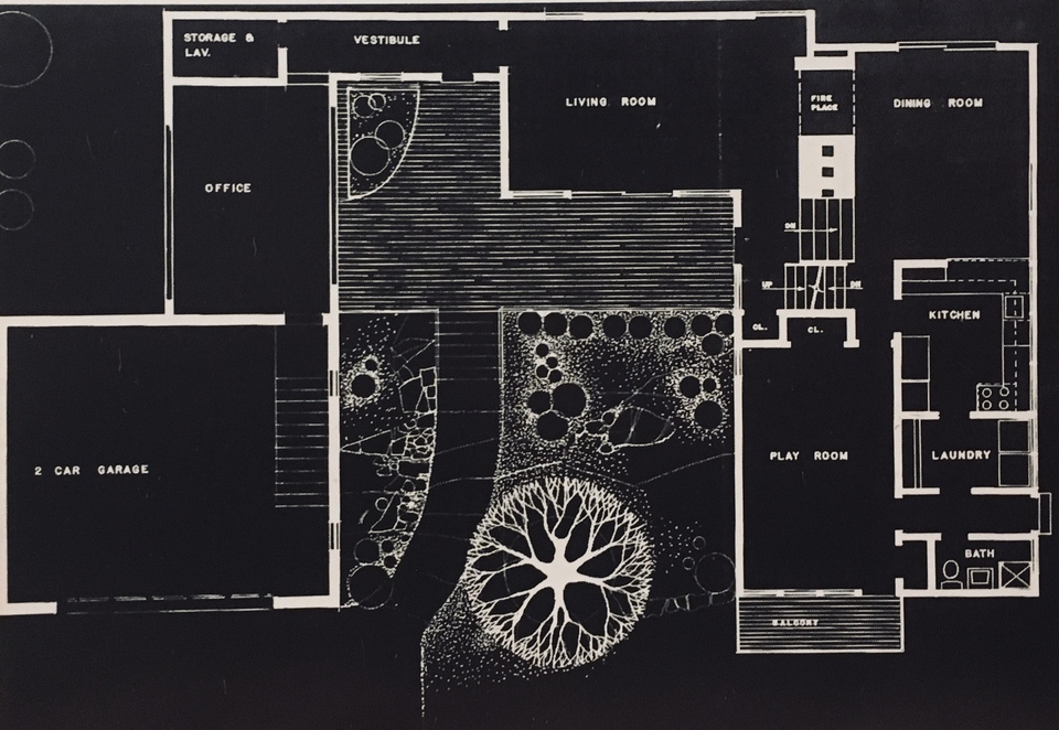 Az építész lakóháza, New Canaan, CT, 1960–64 (Timon 1996, 40–44.). Egy korábbi hétvégi ház átalakításával, több ütemben valósult meg. Az „U” alaprajzú, faszerkezetes, vörösfenyő burkolattal ellátott épület egy hatalmas tölgyfát ölel körül.  