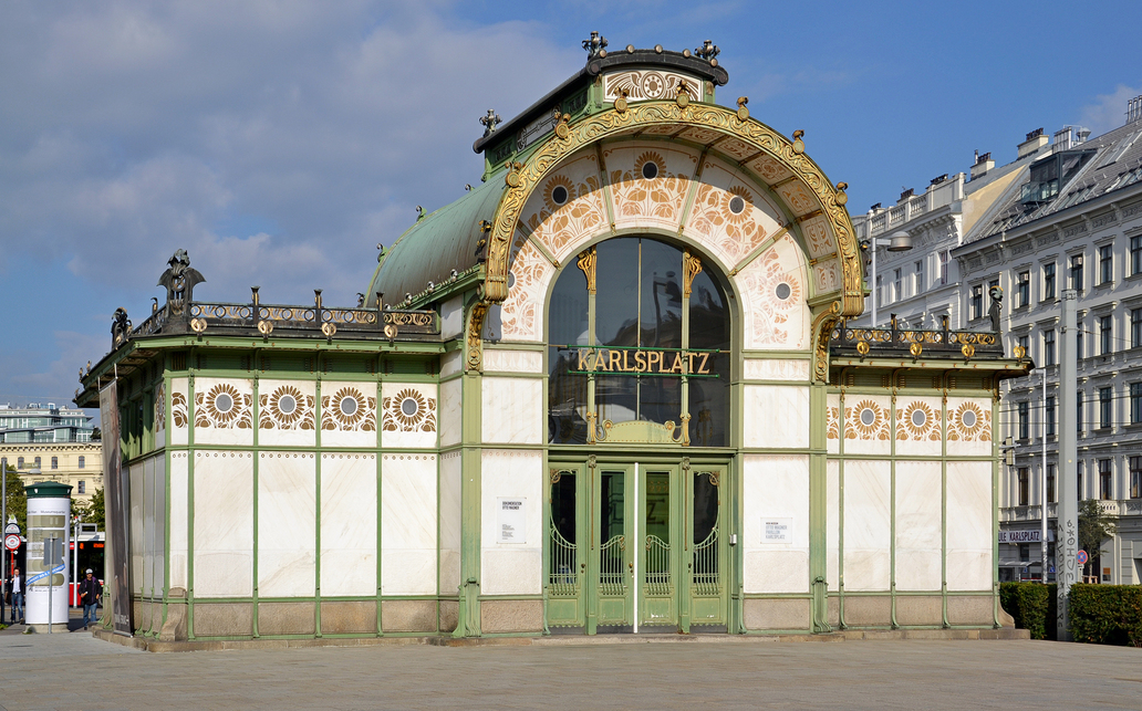 Otto Wagner bécsi Karlsplatz metrófeljárója. – Fotó: Wikipedia Commons