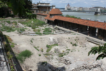 Öntőház udvar a Dunai zárófallal. Forrás: Garten Studio Kft. archívuma