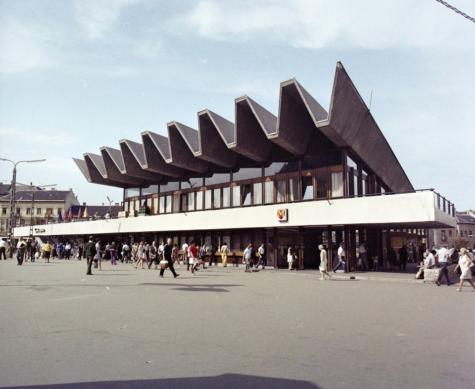 Széll Kálmán (Moszkva) tér, a metróállomás csarnoka, 1973. Forrás: Fortepan / undefined