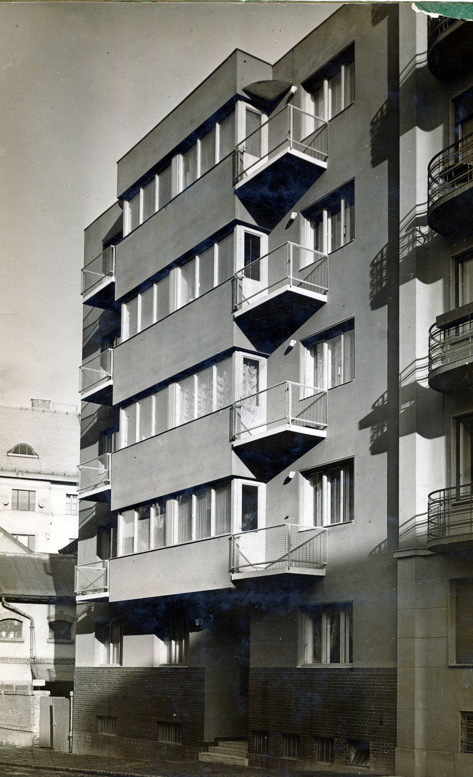 Budapest, Kaplár utca 7., 1933-ban, tervező: Preisich Gábor és Vadász Mihály (Fortepan/Preisich család)