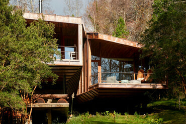 Casa LLU, Lago Ranco, 2018. Forrás cazuzegers.cl, fotó Ian-Hsu, Daniel Corvillón