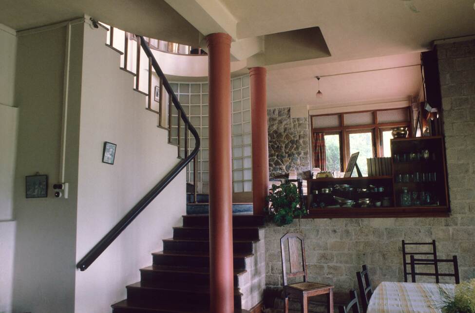 A Karunaratne-ház központi íves lépcsője – Forrás: thinkmatter.in