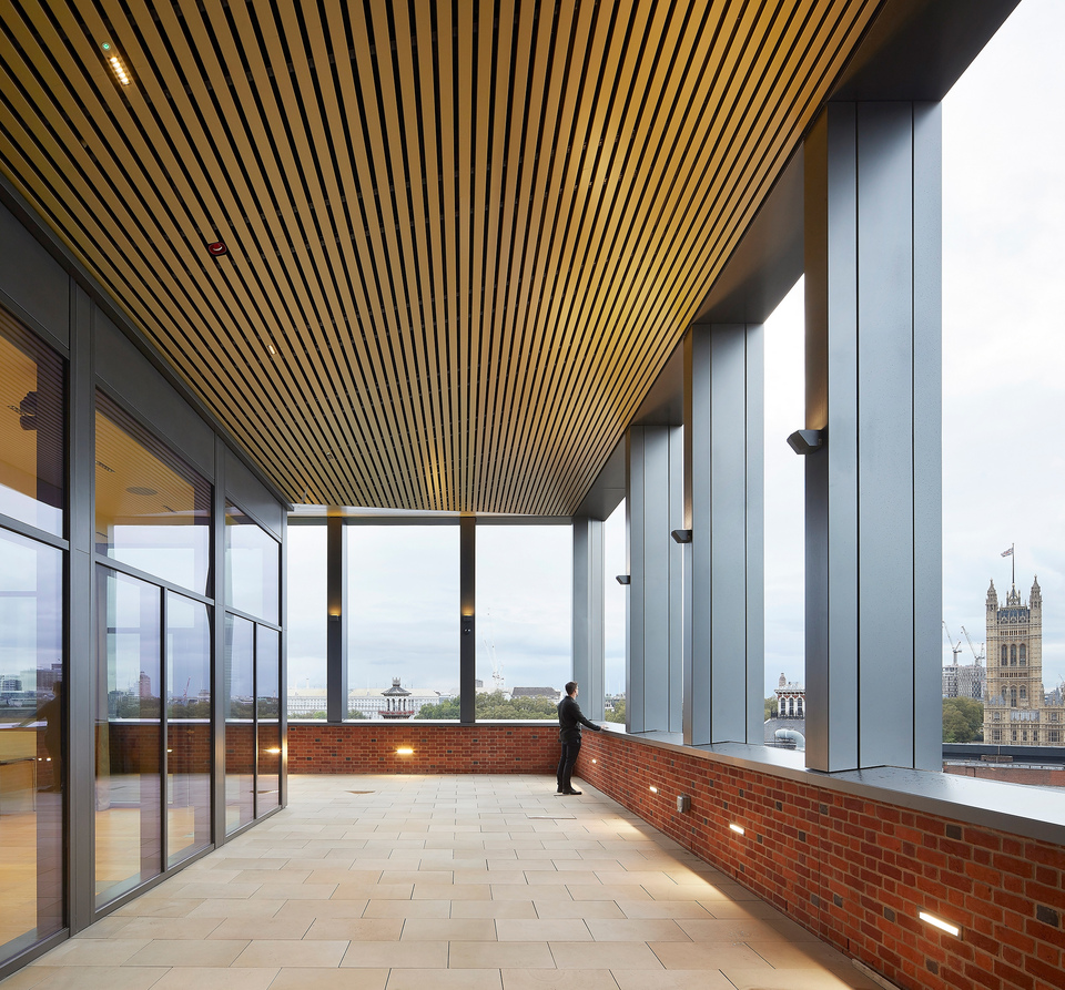 A londoni Lambeth Palota könyvtára és archívuma – A 8. emeleti tetőterasz – Építész: Wright and Wright Architects – Fotó: Hufton+Crow