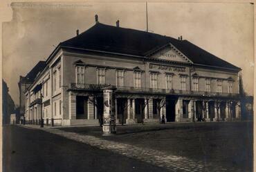 Budapest, Sándor-palota 1915 körül, tervező: Johann Aman és Pollack Mihály (FSZEK Budapest Gyűjtemény)