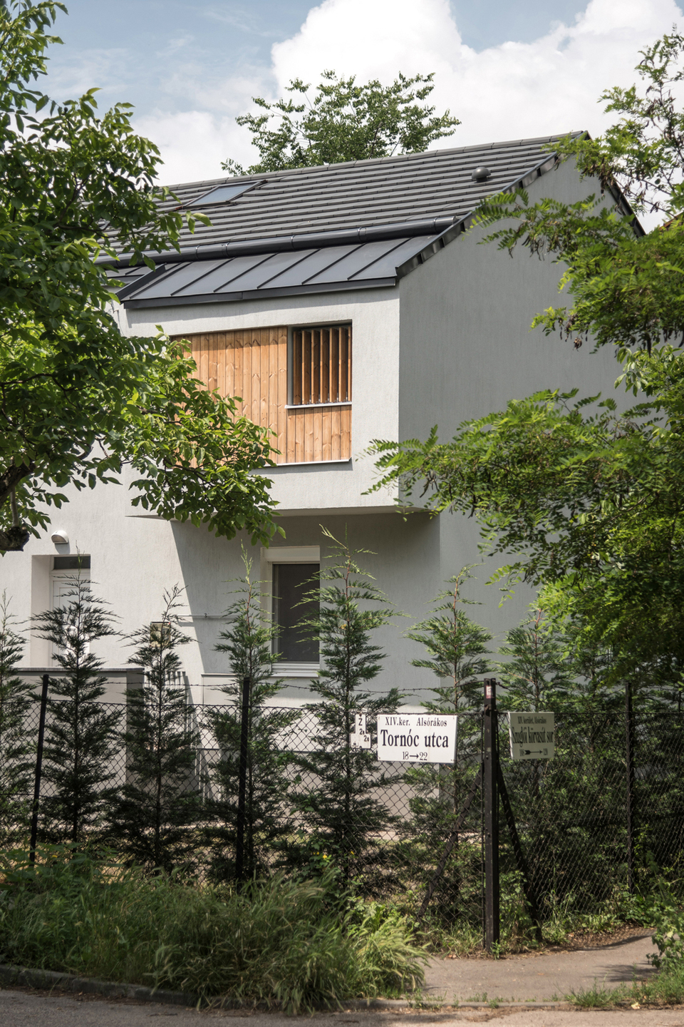 Zuglói családi ház bővítése – tervező: batlab – fotó: Juhász Norbert