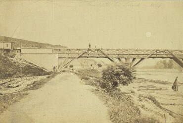 Szolnok, Vasúti híd, 1857 körül, kivitelező: Gregersen Gudbrand (Magyar Műszaki és Közlekedési Múzeum, Történeti Fényképek Gyűjteménye)
