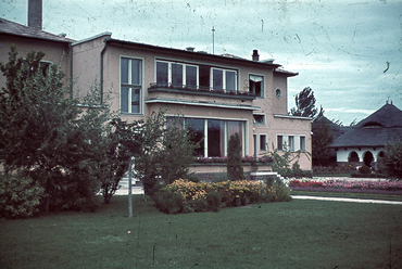 Balatonőszöd, a Kereskedelmi és Iparügyi Minisztérium tisztviselőinek üdülője (később a Minisztertanács üdülője), 1942. Forrás: Fortepan / Széman György, 118626.