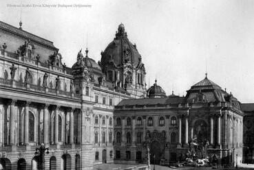 Budapest, a királyi palota, a főőrségi épület és a lovarda, 1910 körül, tervező: Hauszmann Alajos (FSZEK Budapest Gyűjtemény és Fortepan)