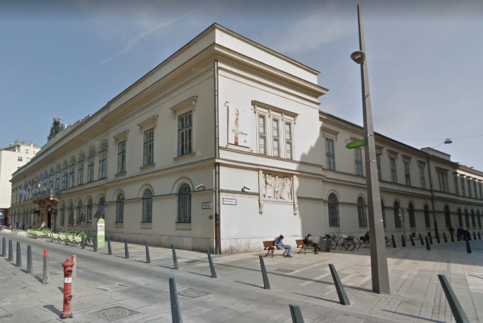 Felújítják a Petőfi Irodalmi Múzeumnak otthont adó Károlyi-palota belső tereit
