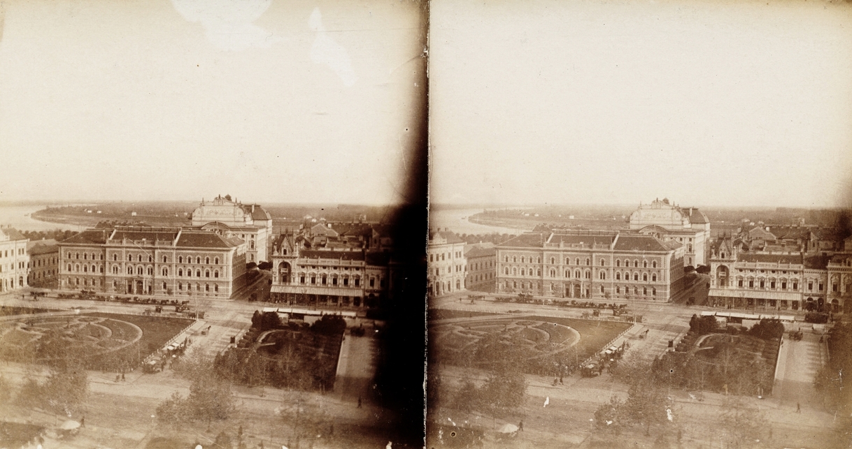 Szeged, Széchenyi tér a Városháza tornyából nézve, balra a Törvényszéki Palota. A felvétel 1894-ben készült. Forrás: Fortepan/Kiss László
